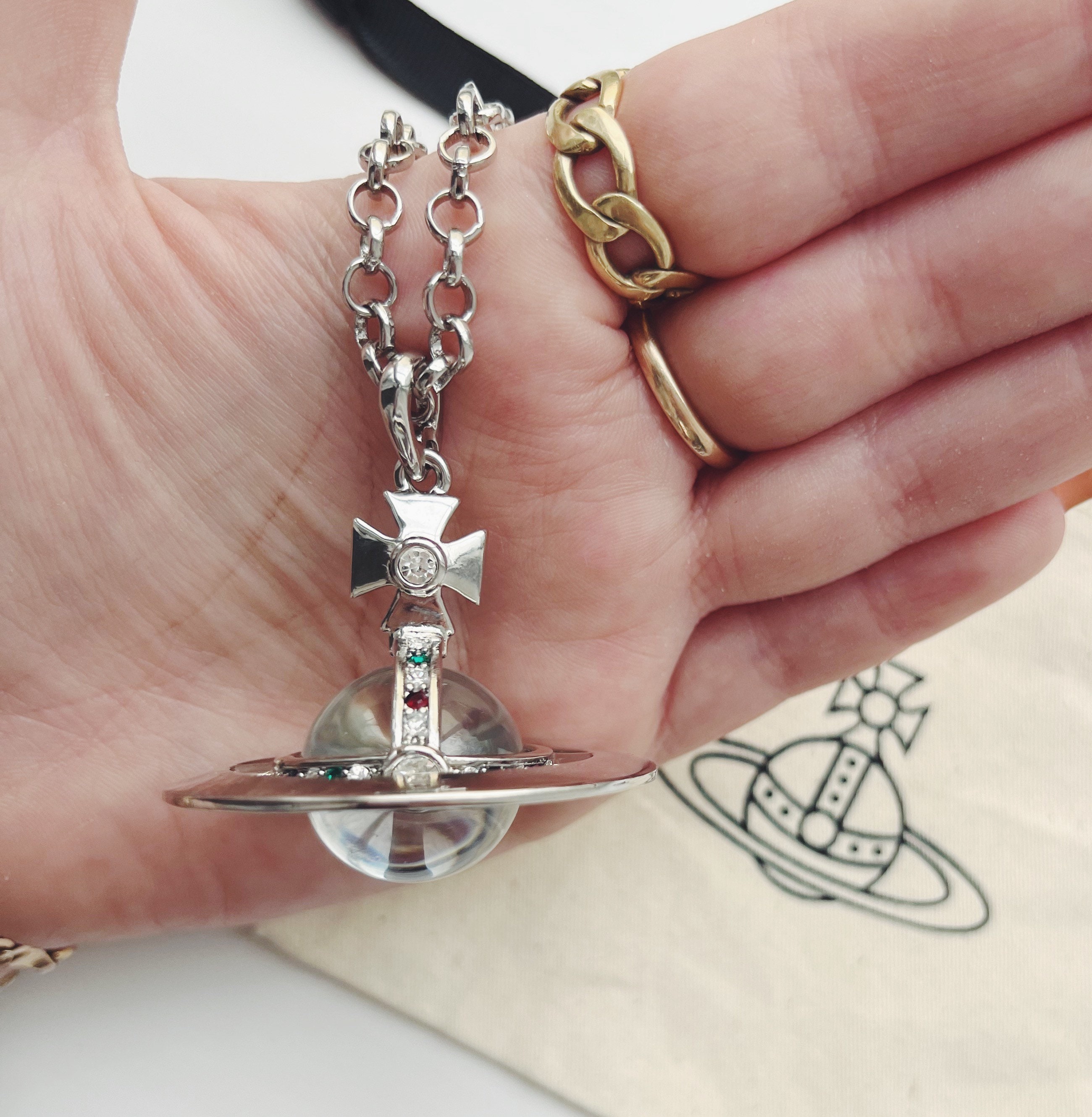 Vivienne Westwood Silver Large 3d Orb Pendant Chain Necklace Vivienne Westwood Silver Large 3d Orb Pendant Chain Necklace