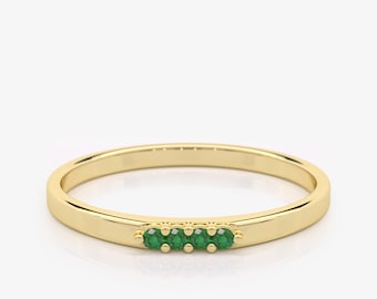 Emerald Stacking Ring, Ethical Lab Grown Emerald Wedding Band, May Birthstone, 14K Gold Ring, Gift for Mom, Bridal Ring, Promise Ring