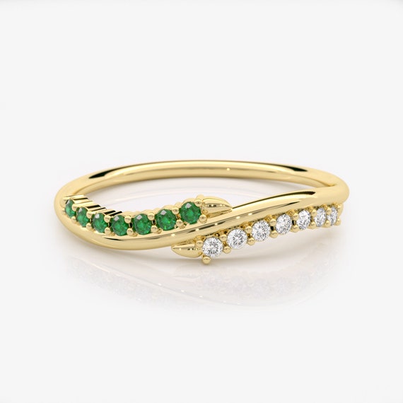 ユニークなカーブスタッキングリング、エメラルドとダイヤモンドの結婚 