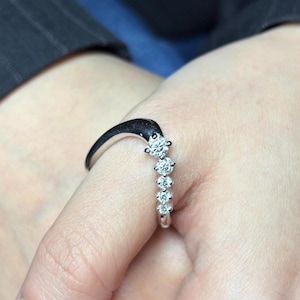 14K Solid Gold Curved Stacking Band Dainty Round Moissanite Wedding Band Chevron Curve Ring For Women Curve Contour Band Anniversary Gift