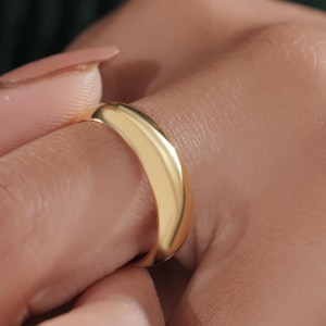 5MM Domed 14K-18K Gold Wedding Band , 5 MM Width, Polished Ring, Free Engrave, Comfort Wedding Band, Gold Engagement Ring, Wedding Band Gold