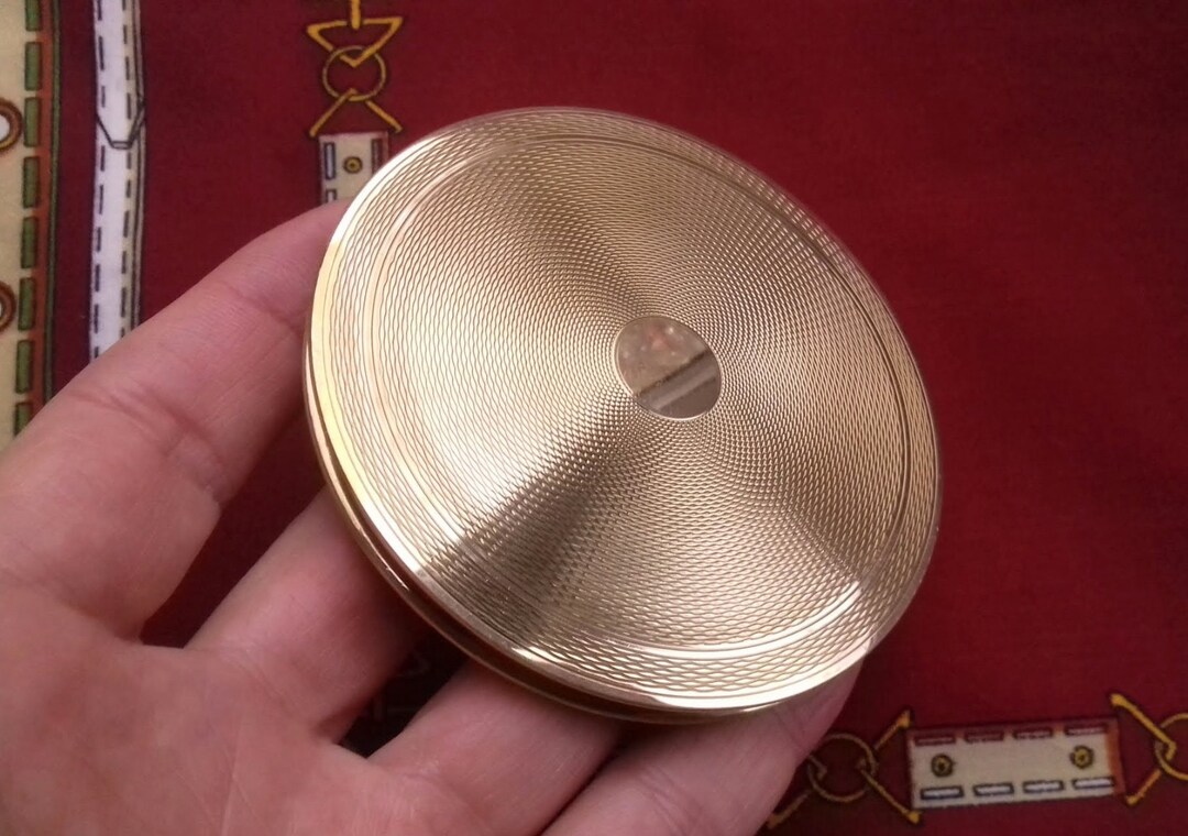 Late 1940s Stratton Slimline Engine Turned Powder Compact Mirror Scone ...