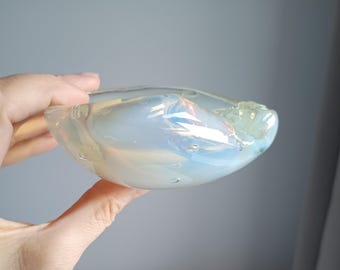 Bol de cristal opalino de Murano de mediados de siglo: burbujas controladas, atribuido a Seguso.