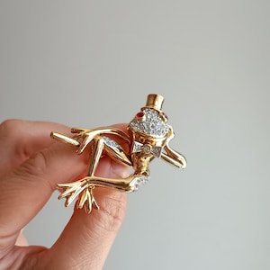 Vintage Attwood and Sawyer Frog Brooch: Gold-Plated Top Hat, Red Crystal Eyes