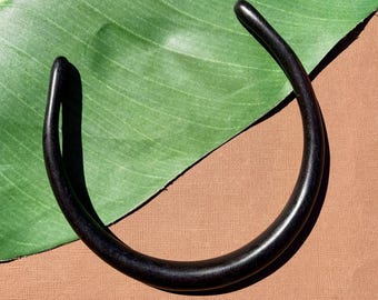 Colar de Torque de Madeira