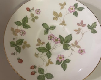 Vintage Wedgewood wild strawberry teacup & saucer set England