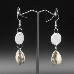 Shell earrings with white mother-of-pearl plates