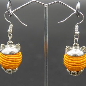 Cat earrings with fabric beads