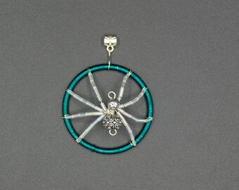 Pendentif araignée en fil d'aluminium et perles