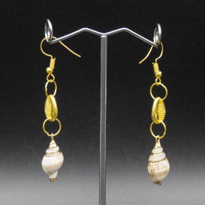 Shell earrings with metal shell charm