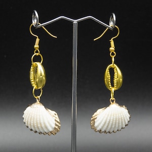 Shell earrings with metal shell charm