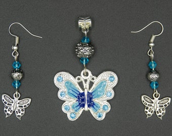Schmetterlings-Anhänger und -Ohrringe mit Charms, Metall- und Glasperlen