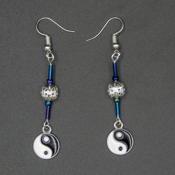 Boucles d’oreilles avec perles en verre et en métal au style tibétain avec charm yin-yang