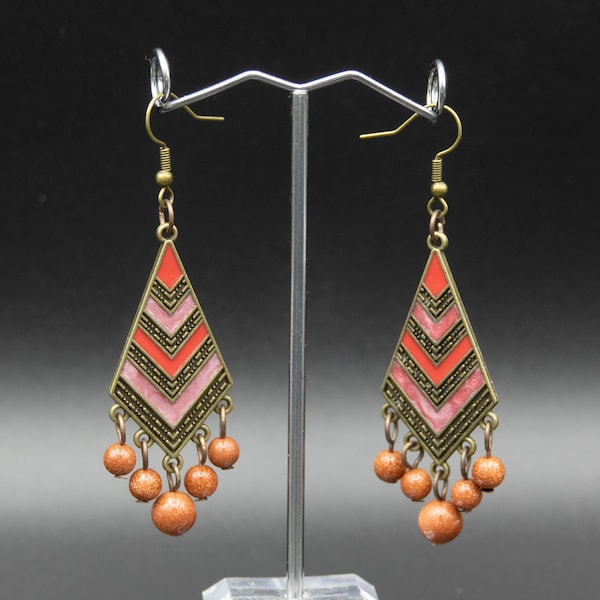 Emaillierte Rauten-Ohrringe mit Goldfluss-Edelstein-Perlen