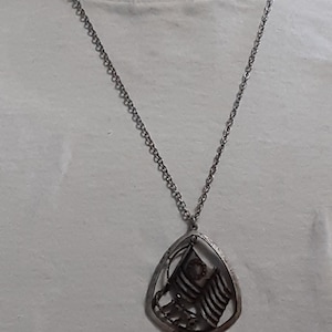 Vintage 1776 bicentennial flag pendant necklace 24&quot;