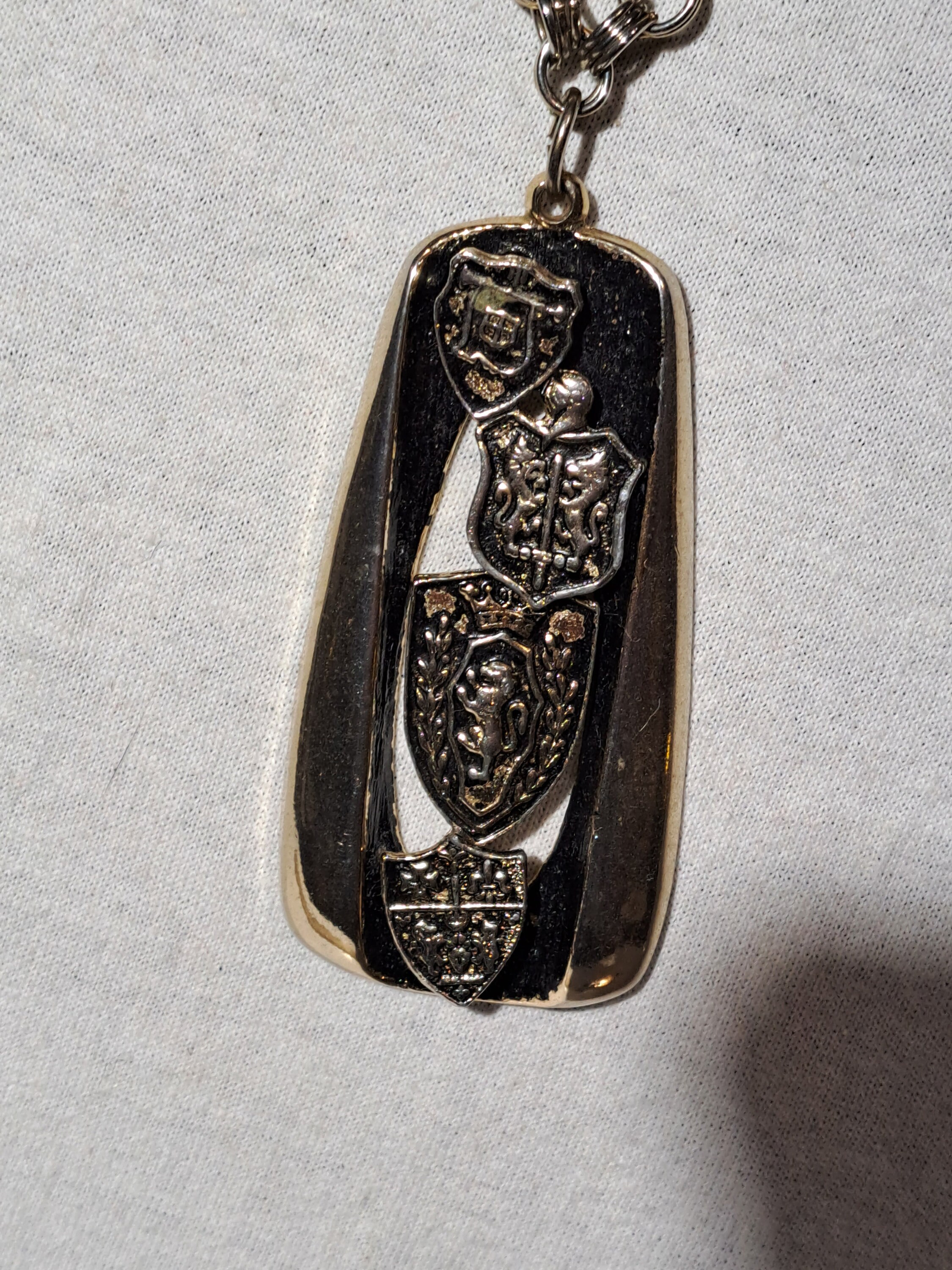Pendentif Ancien Souvenir De Carcassonne Blason Nacré - Bijou Ancien