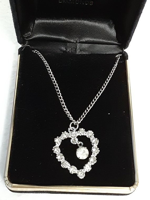 Vintage royal gems rhinestone heart pendant neckla