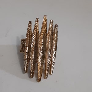 Vintage retro gold tone stretch statement ring