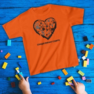 Chaque Enfant Compte KIDS FRENCH VERSION Every Child Matters | Orange Shirt Day | Indigenous Owned | Jour Du Chandaille Orange T-Shirt