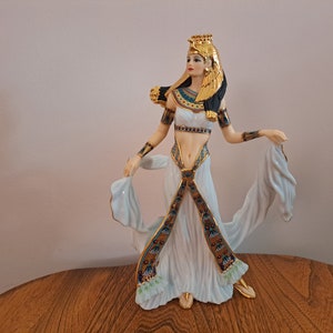 Cleopatra Porcelain Figurine Danbury Mint Martin Evans
