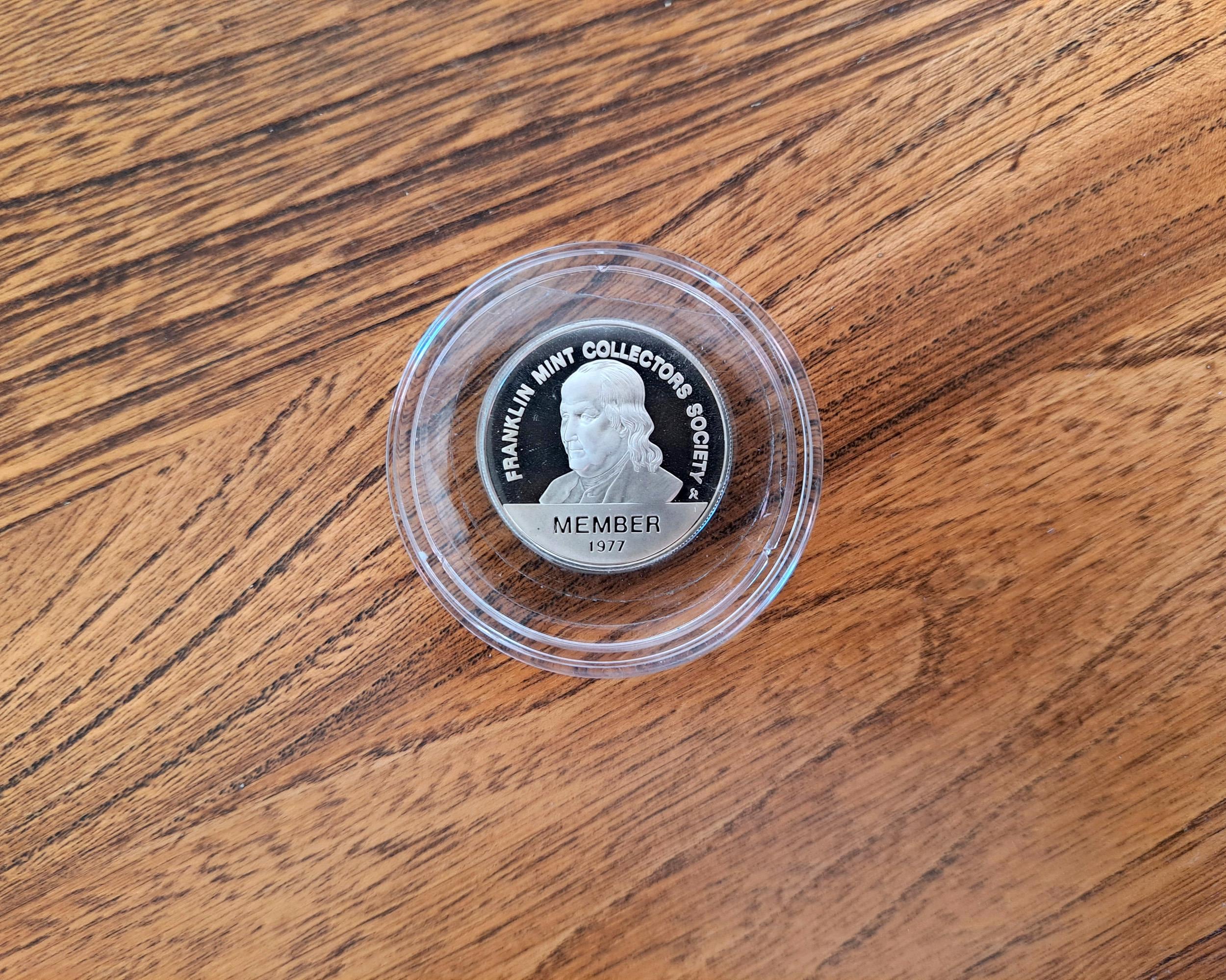 Vintage 1977 Franklin Mint Collectors Society Member Silver Token