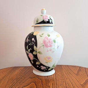 Vintage Porcelain Ginger Jar Urn Black & White Vase With Lid