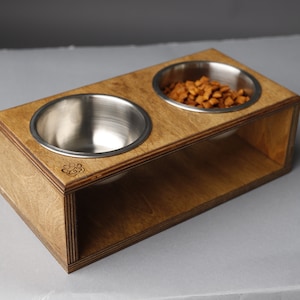 Erhabener Schalenständer für Katzen oder kleine Hunde - Holz erhöhter Doppelfutterhalter - 2 erhabene Schalen - Verschiedene Höhen - Schalenhalter - Umweltfreundlich