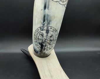 Cuerno para beber con grabado Vegvisir