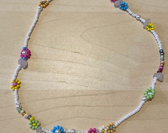 Handgemachte Choker mit Blumen /beaded necklace/ Daisy/Schmuckstein