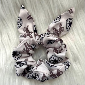 リーダー・オブ・ザ・パックのシュシュ