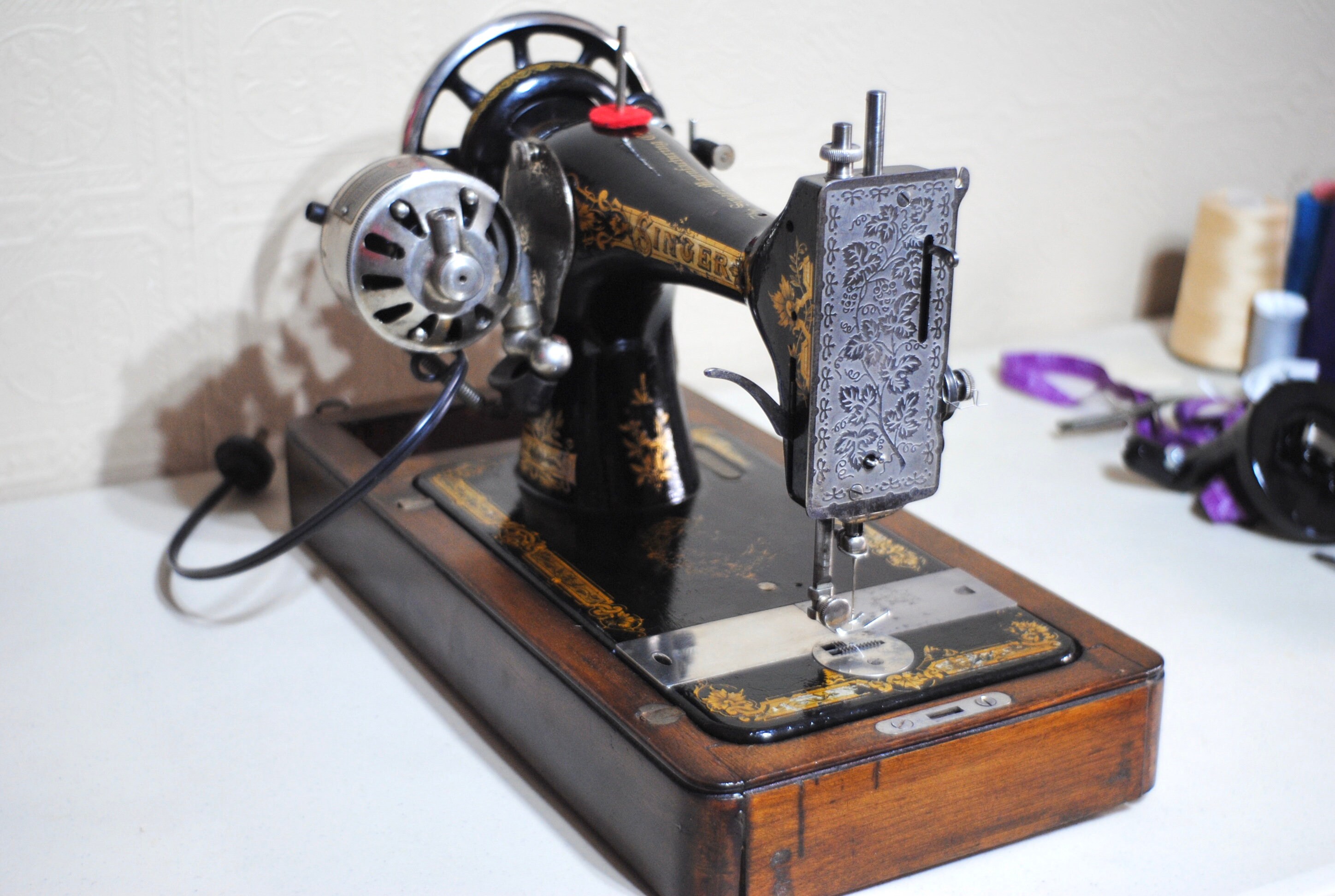 Non Electric Sewing Machine for sale Only 2 left at 65