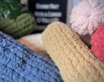 Gestrickte Nacken- und Lendenrolle - Kuschelige Unterstützung für Nacken oder Rücken
