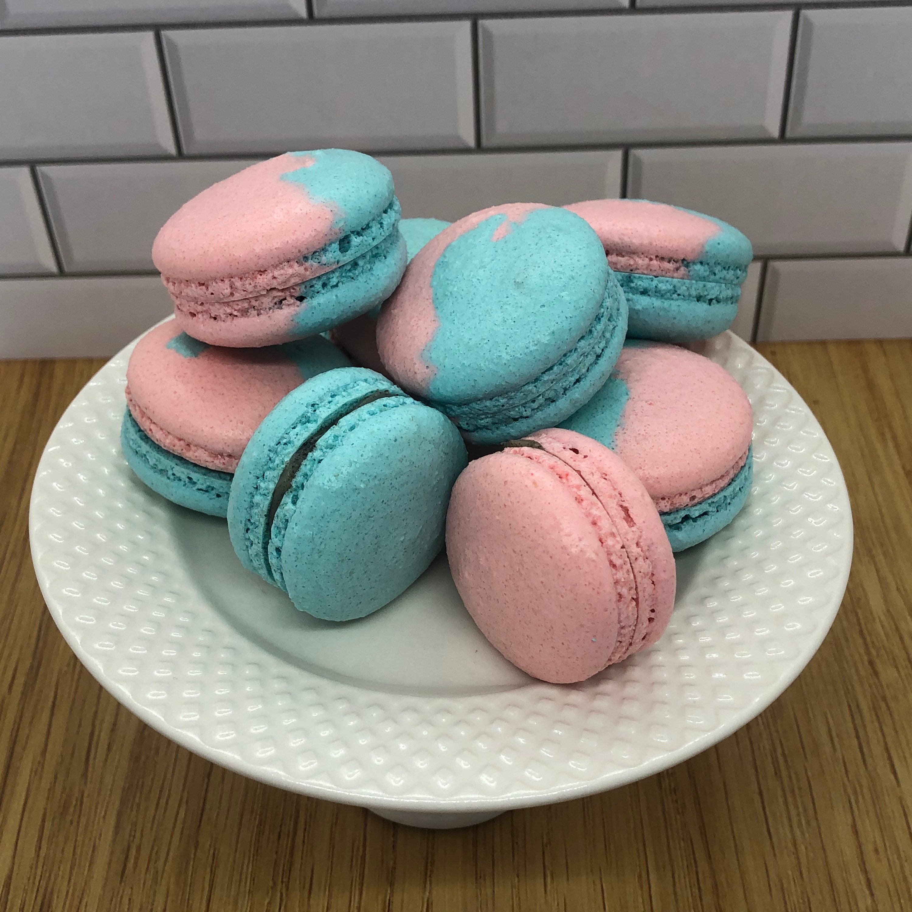 Gender Reveal Macarons (set of 6)