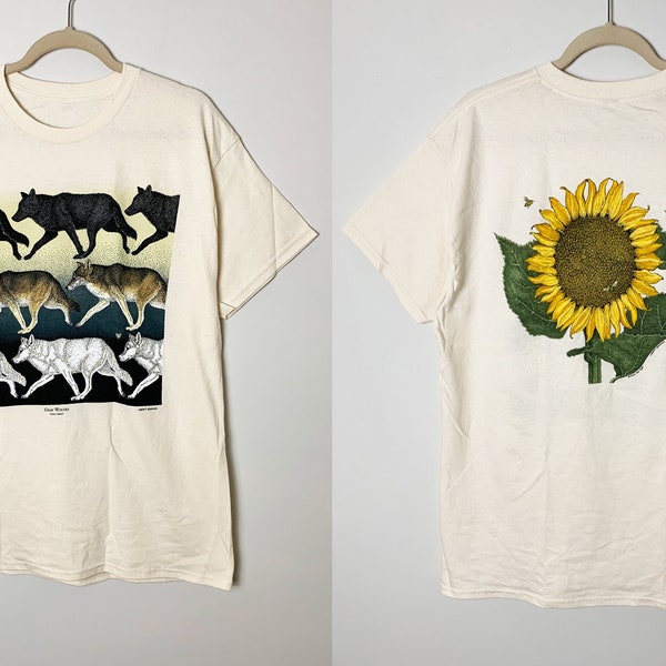 Vintage Wölfe, große Sonnenblume und Bienen Vorder- und Rückseite Nature Graphic Print T-Shirt