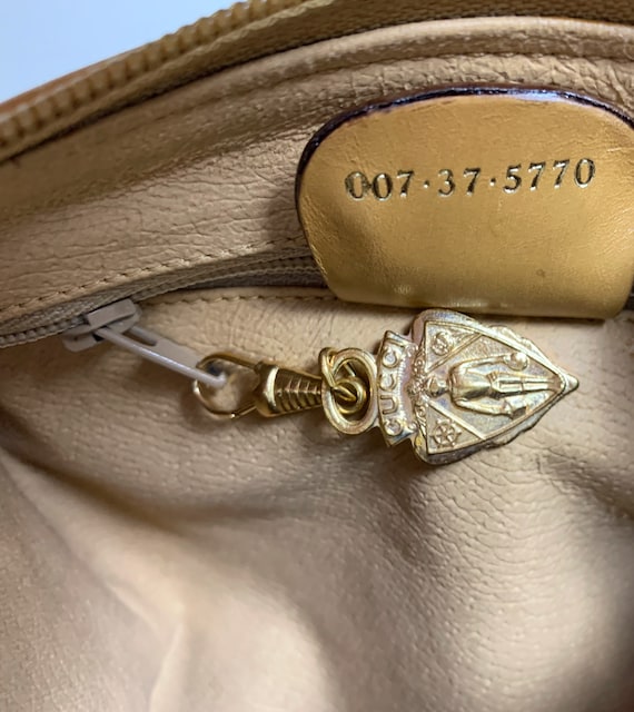 Vintage Rare Authentic Gucci Micro GG Barrel Pouch Shoulder Vintage Rare Authentic Gucci Micro GG Barrel Pouch Shoulder
