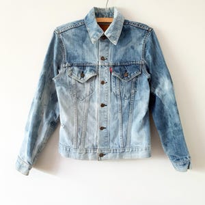 Vintage 90s Distressed Levi&#39;s Trucker Denim Jean Jacket Made in USA