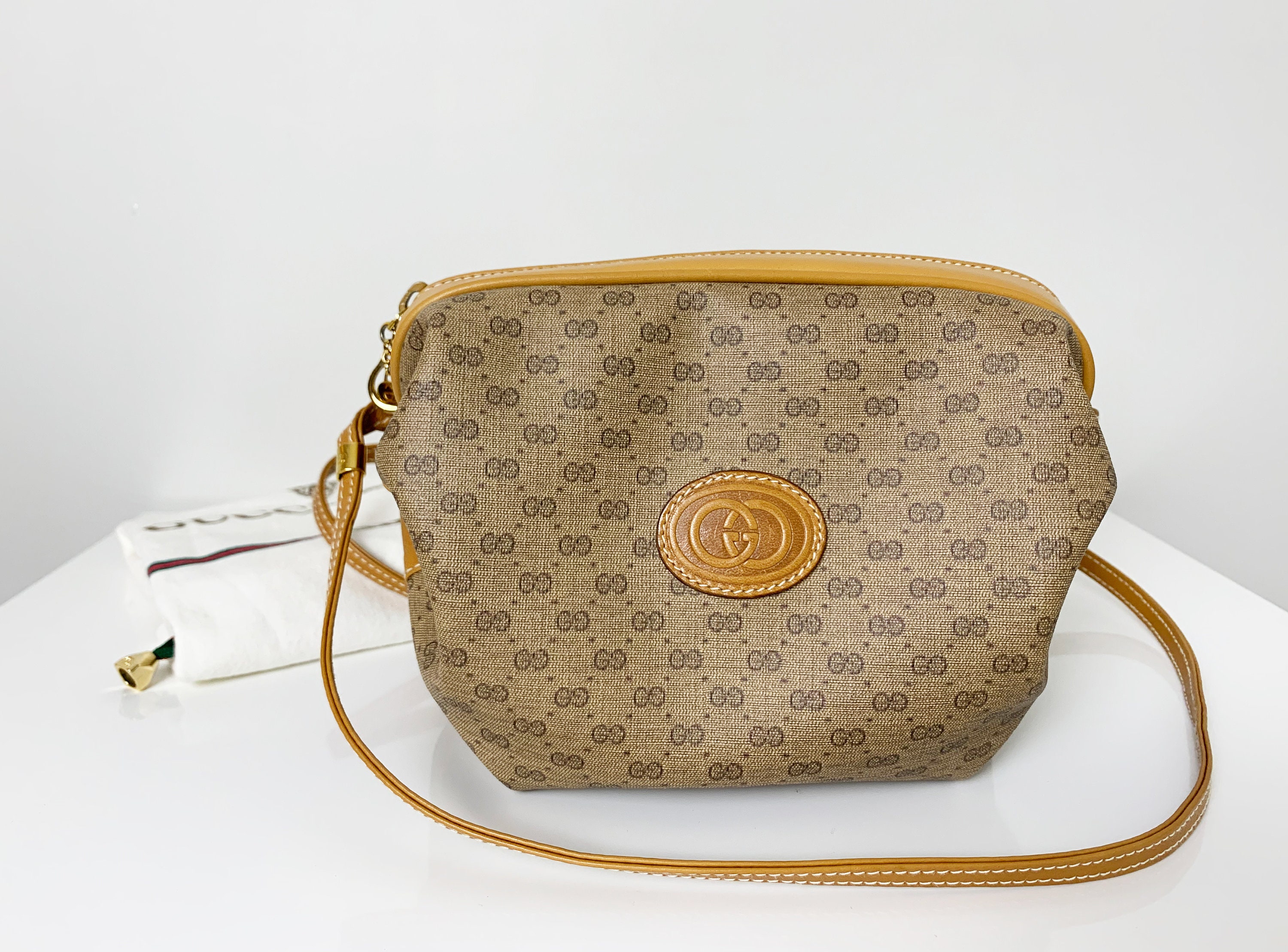 Vintage Rare Authentic Gucci Micro GG Barrel Pouch Shoulder Vintage Rare Authentic Gucci Micro GG Barrel Pouch Shoulder