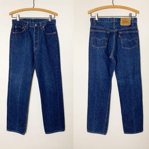 Jeans Levi&#39;s 501 Dark Wash Vintage do início dos anos 90, fabricado nos EUA