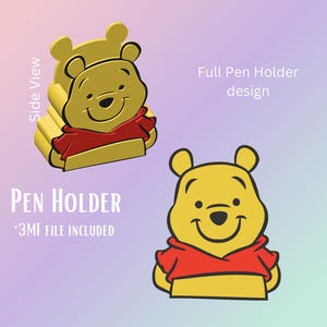 Könnte beinhalten: Gelber Stifthalter mit einem Cartoon-Bären mit rotem Hemd. Das Design umfasst eine Seitenansicht und eine vollständige Designansicht. Der Text auf dem Bild lautet "Pen Holder" und "*3MF FILE INCLUDED". Die Wörter "Side View" und "Full Pen Holder design" sind ebenfalls vorhanden.