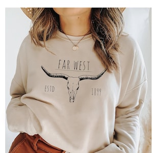 Boho Cow Skull Sweatshirt Western Crewneck Cowgirl Sweatshirt Rodeo Crewneck Desert Crewneck Longhorn Shirt Western Boho Sweatshirt