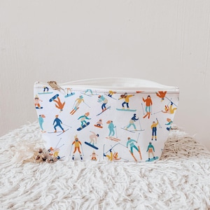 Ski Make Up Bag Ski Toiletry Bag Women Ski Dopp Kit Winter Makeup Organizer Ski Bachelorette Favors Ski Themed Gifts Apres Ski Party Favors