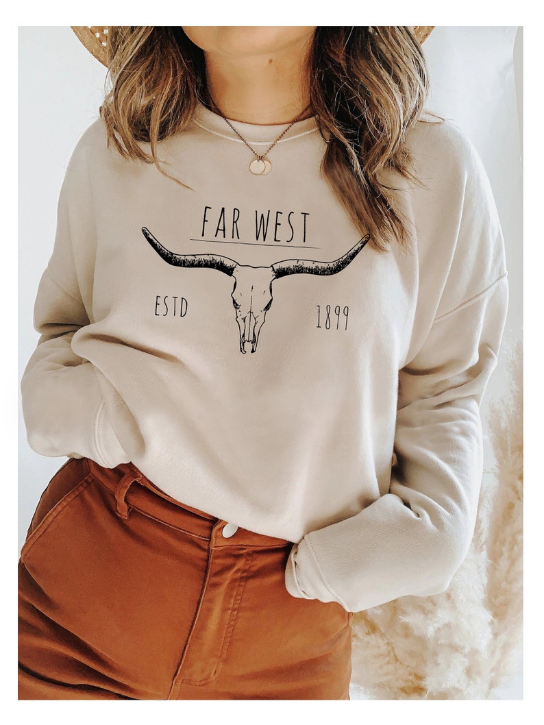 Boho Cow Skull Sweatshirt Western Crewneck Cowgirl Sweatshirt Rodeo Crewneck Desert Crewneck Longhorn Shirt Western Boho Sweatshirt 