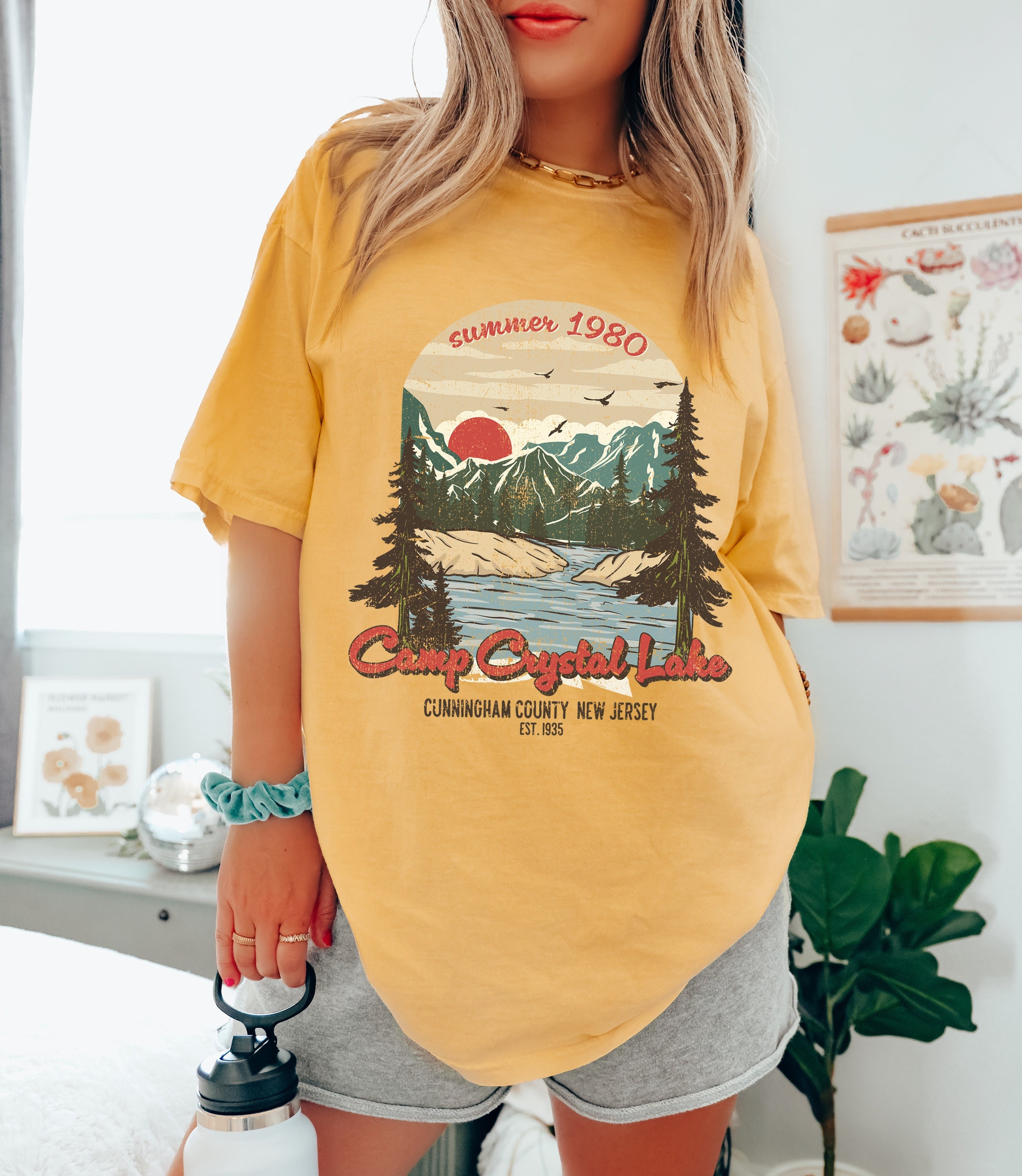 【raiプロフ必読 】Tシャツ「CAMPING GIRL TEE」 Retro Camp Crystal Lake Shirt Camping Shirt Halloween Shirt 80s