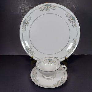 Mikasa Fine China.  Narumi. Japan. Pattern: Margaret 5555.