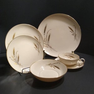Beaux-Arts Fine Chine. Motif: Golden Harvest.