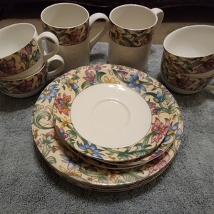 Royal Doulton Everyday English Fine China. Jacobean TC 1216. Salad Plates and Cups.