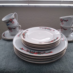 Poinsettia ribbons top fine china