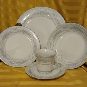 Crown Ming Fine China. Jian Shiang. 5-Piece Place Setting. Pattern: Rose  Point.