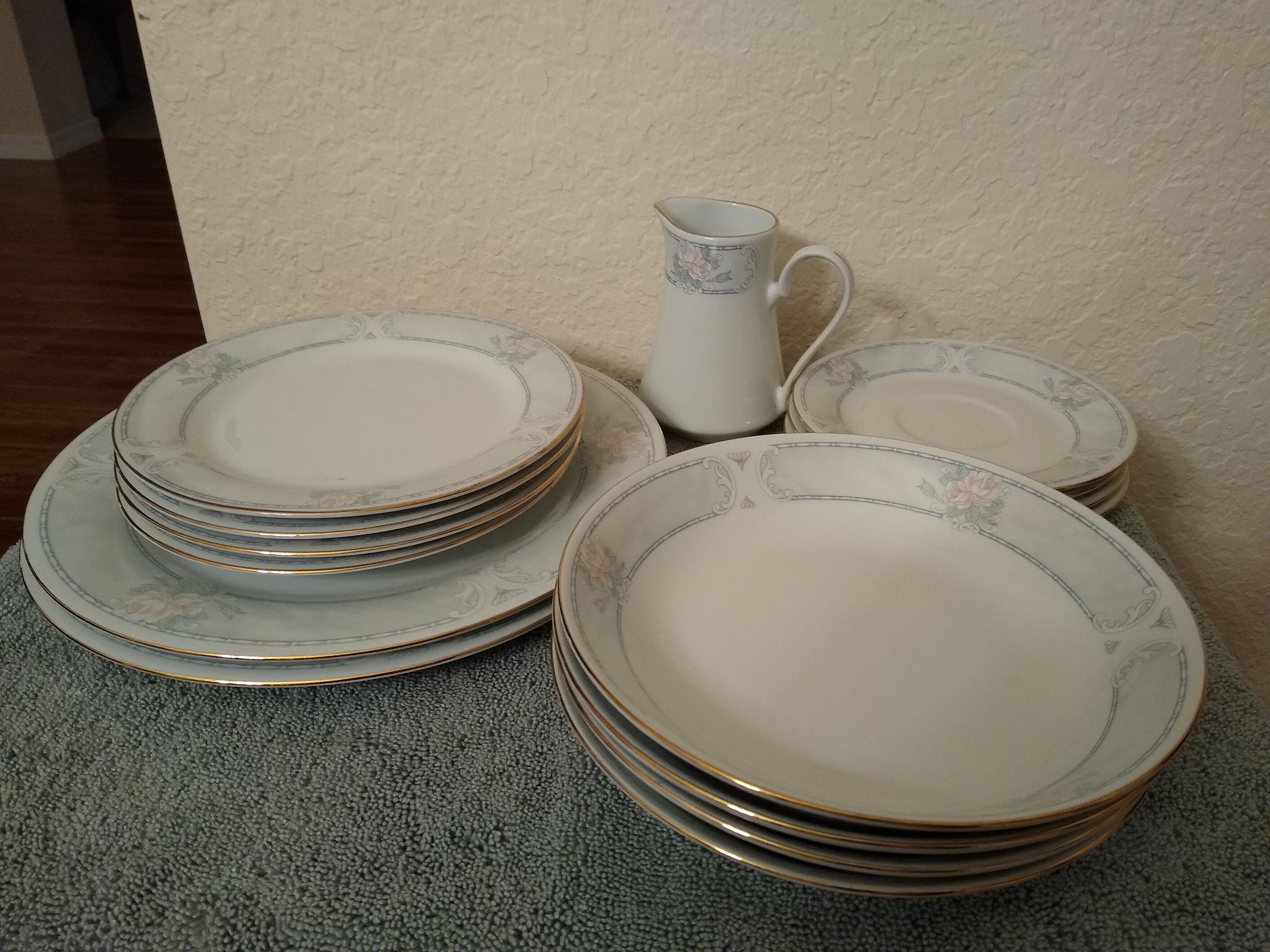Tienshan Regency Fine China - J.X. Muster