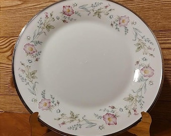 Lenox Fine China. Pattern: Flirtation. Various pieces.